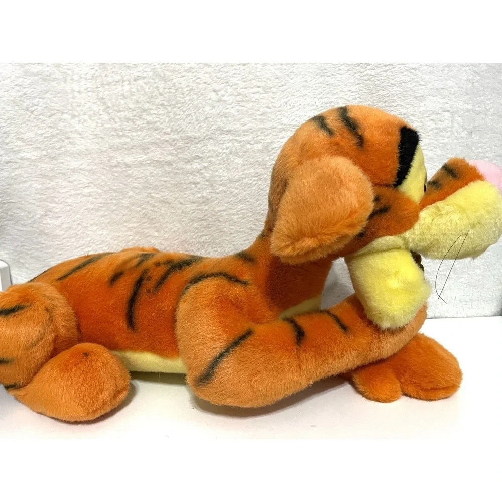 Vintage Disney Winnie the Pooh Tigger Lying Down Plush 21 Inch Toy Collectible